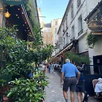 Saint-Germain-Des-Pres, Notre-Dame, Seine, Luxembourg 6E 4P